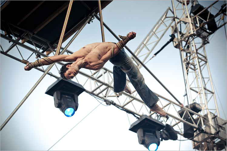 Aerial acrobatics. Sydney, 2010