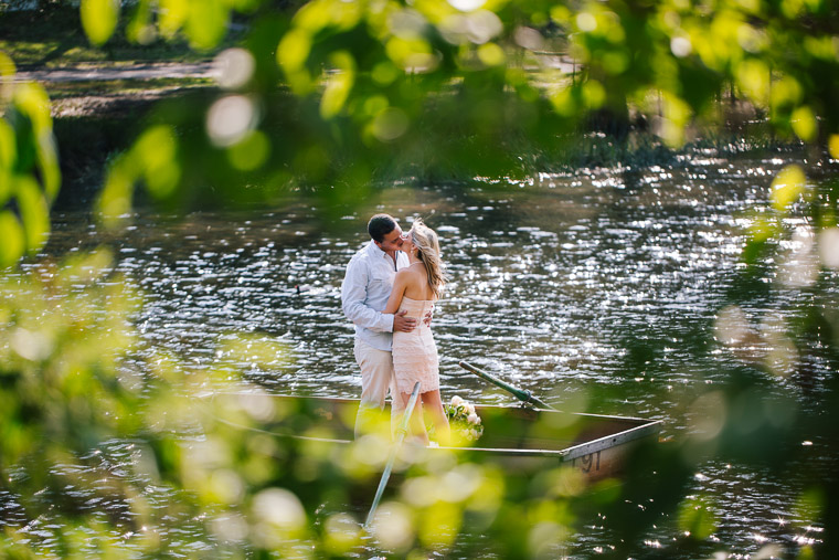 Roslyn & Andrew's lakeside prewedding. A rowboat get away along the lakeside.