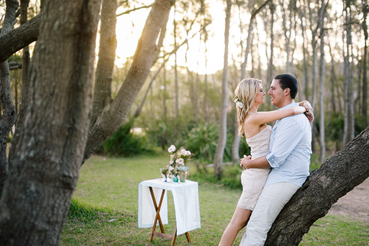 Roslyn & Andrew's lakeside prewedding. A rowboat get away along the lakeside.