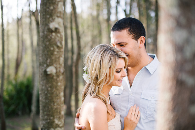 Roslyn & Andrew's lakeside prewedding. A rowboat get away along the lakeside.