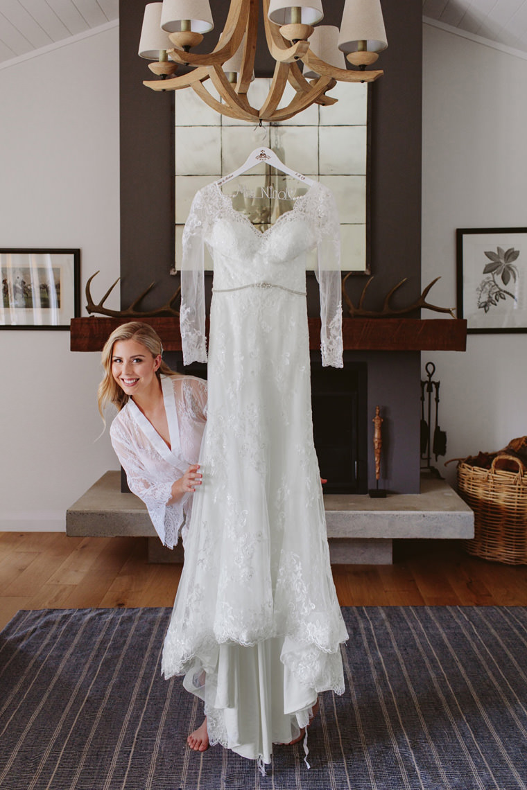 Bride Whitney preparing at May Gibbs Cottage, Bendooley Estate