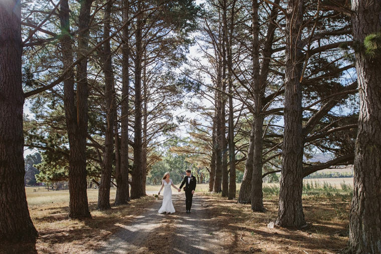 Intimate portrait session of the bride and groom at Bendooley Estate Book Barn