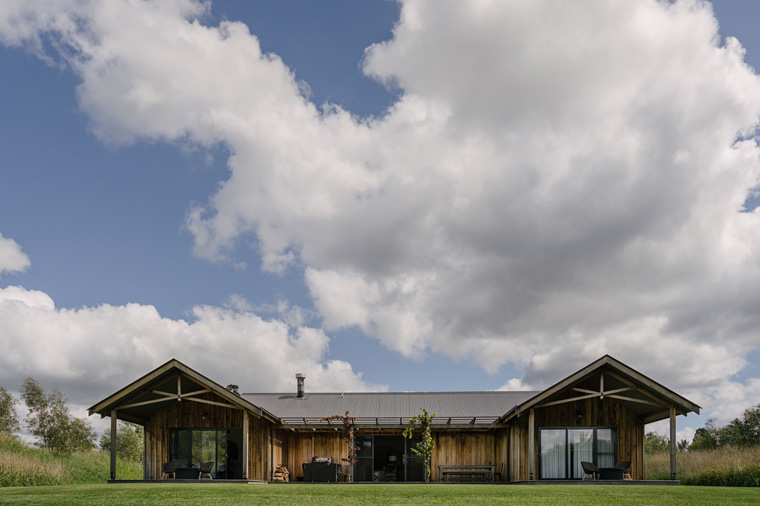 The Stables at Bendooley Estate, wedding photos in the Southern Highlands