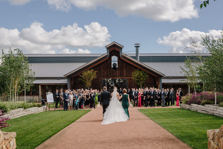 Outdoor wedding ceremony at Bendooley Estate, wedding photos in the Southern Highlands