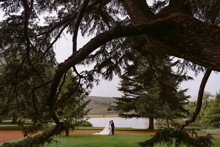 Rainy but beautiful wedding day at Bendooley Estate, captured by Hilary Cam Photography
